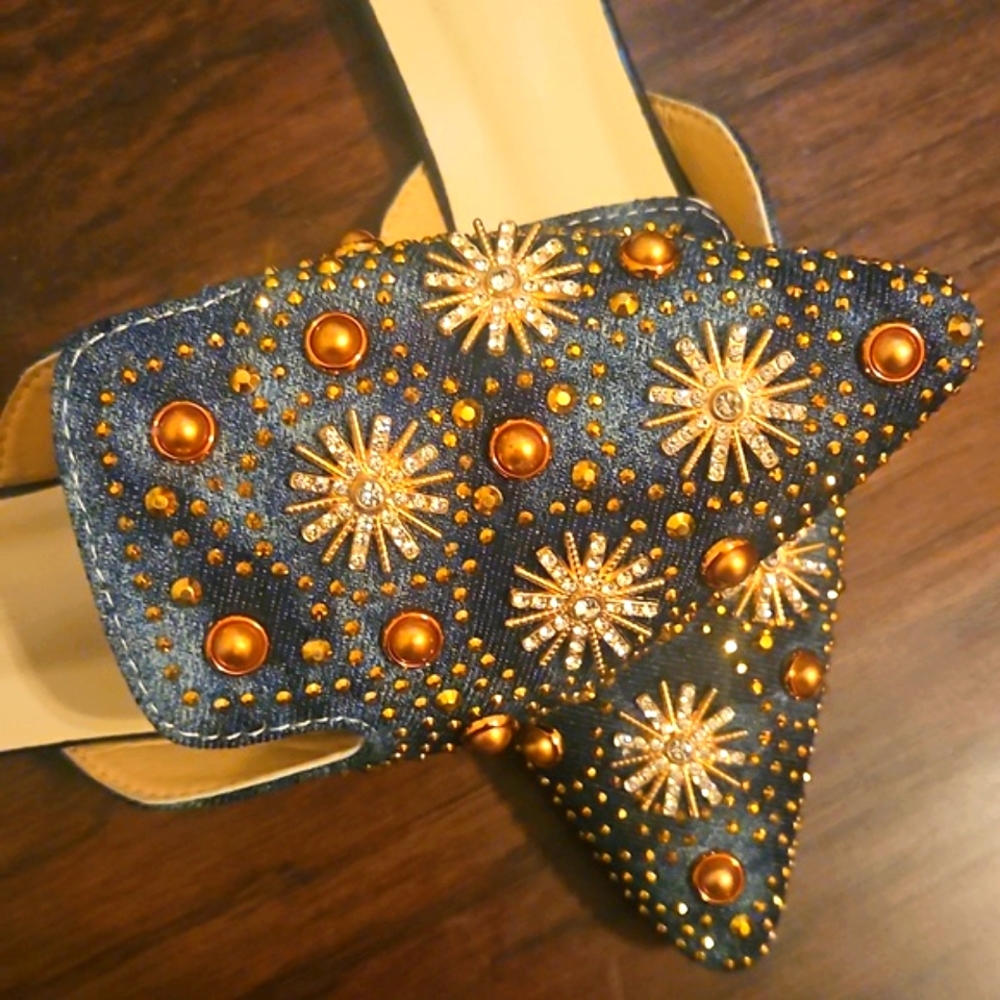Emblished Shoes - Picture 5 of 6